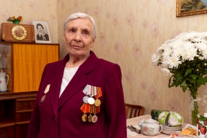 Ветеранам Станкомаша вручают медали в честь 75-летия Победы