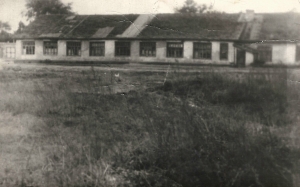 Первая больница у южной проходной, существовала до 1956 года